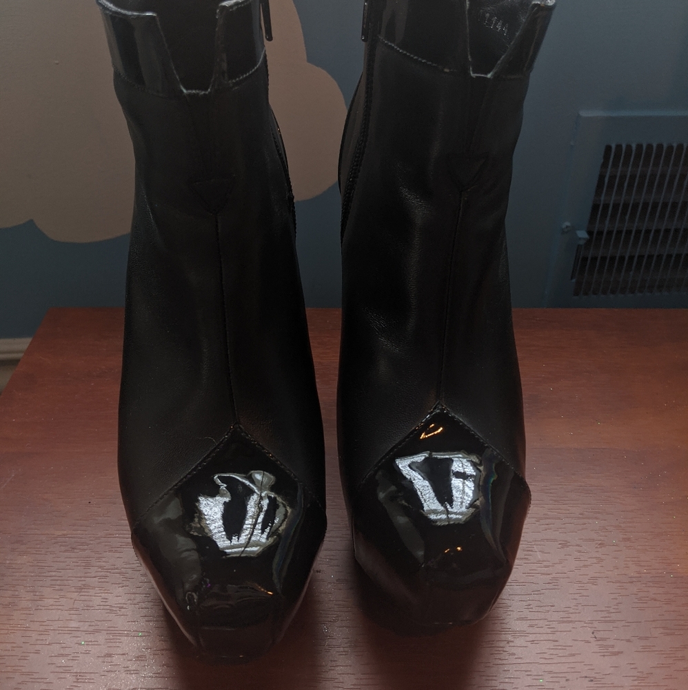 Stuart Weitzman black leather ankle boots heels